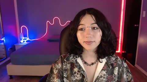Snapshot of frida_lassi_ chatting on February 10, 7:07 pm frida_lassi_ online show from February 10, 7:07 pm
