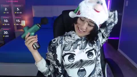 Snapshot of frida_lassi_ chatting on December 5, 9:39 pm frida_lassi_ online show from December 5, 9:39 pm