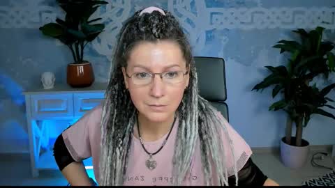 Frida Tander online show from November 3, 6:17 am