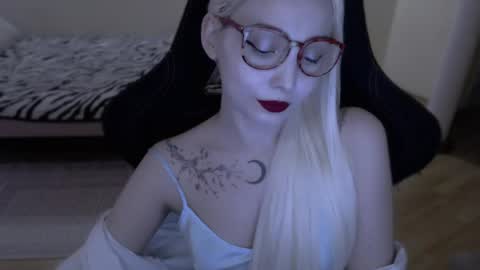 Lilith online show from May 26, 1:43 pm