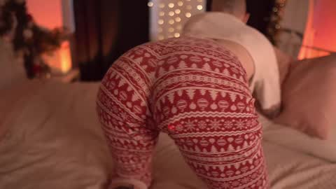 Snapshot of fuckingtoy_ chatting on December 6, 12:27 pm Eva all my links online show from December 6, 12:27 pm