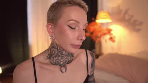 Snapshot of fuckingtoy_ chatting on October 18, 2:09 pm Eva all my links online show from October 18, 2:09 pm