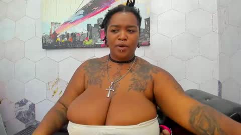 Snapshot of fuentes_anna chatting on September 30, 12:11 pm Anna Fuentes online show from September 30, 12:11 pm