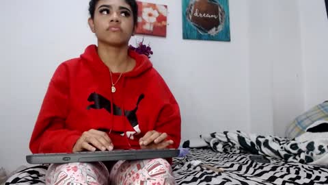 funny queen online show from December 3, 5:19 am