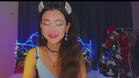 Snapshot of funny_whotsss chatting on December 23, 10:44 pm Tiffany online show from December 23, 10:44 pm