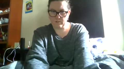 fuzzypeaches87 online show from April 6, 3:46 pm