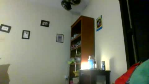 fuzzypeaches87 online show from April 11, 7:56 am