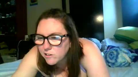 fuzzypeaches87 online show from April 2, 7:22 pm