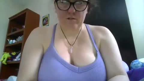 fuzzypeaches87 online show from December 15, 8:14 pm