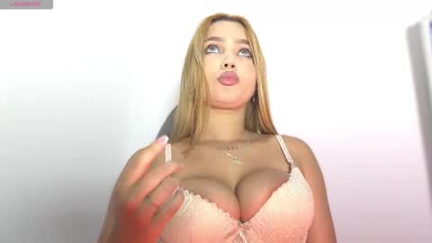 Snapshot of ga_briela chatting on September 28, 11:43 pm GABRIELA online show from September 28, 11:43 pm