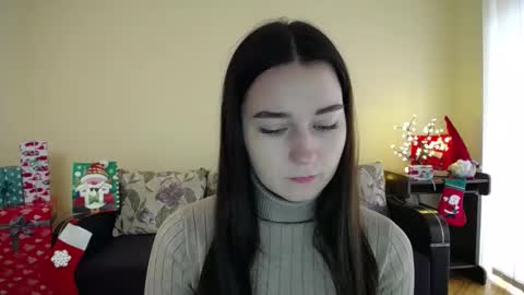 Snapshot of gabby_di chatting on January 6, 8:57 am Jaklin online show from January 6, 8:57 am