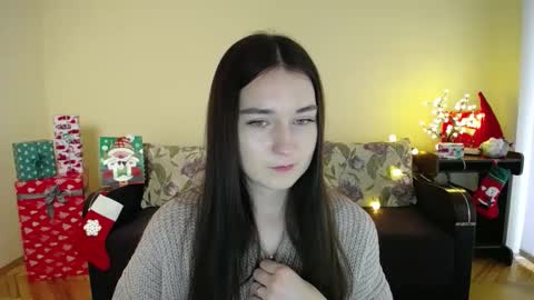 Snapshot of gabby_di chatting on December 23, 8:44 am Jaklin online show from December 23, 8:44 am