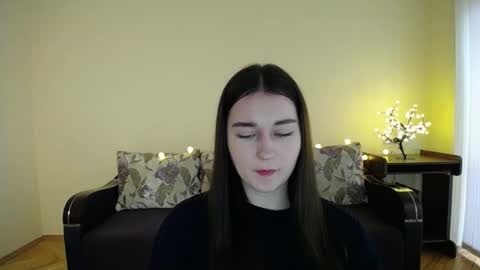 Snapshot of gabby_di chatting on February 4, 8:46 am Jaklin online show from February 4, 8:46 am