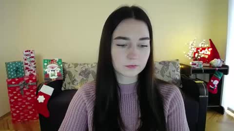 Snapshot of gabby_di chatting on December 29, 8:33 am Jaklin online show from December 29, 8:33 am