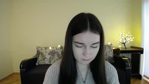 Snapshot of gabby_di chatting on February 3, 8:35 am Jaklin online show from February 3, 8:35 am
