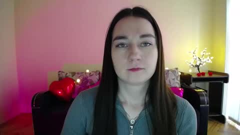 Snapshot of gabby_di chatting on March 8, 9:35 am Jaklin online show from March 8, 9:35 am