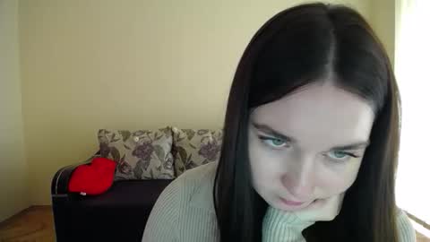 Snapshot of gabby_di chatting on October 10, 11:15 am Jaklin online show from October 10, 11:15 am