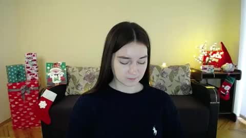 Snapshot of gabby_di chatting on December 24, 9:39 am Jaklin online show from December 24, 9:39 am