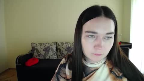 Snapshot of gabby_di chatting on September 17, 11:30 am Jaklin online show from September 17, 11:30 am