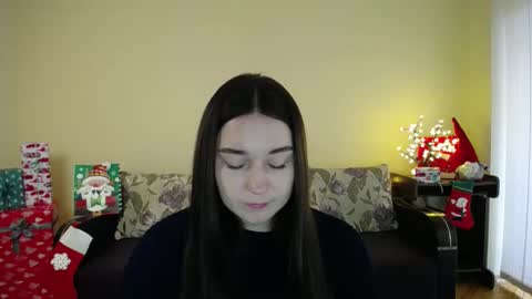 Snapshot of gabby_di chatting on January 7, 9:18 am Jaklin online show from January 7, 9:18 am