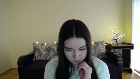 Snapshot of gabby_di chatting on January 15, 9:02 am Jaklin online show from January 15, 9:02 am