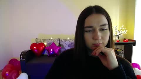 Snapshot of gabby_di chatting on February 13, 8:59 am Jaklin online show from February 13, 8:59 am