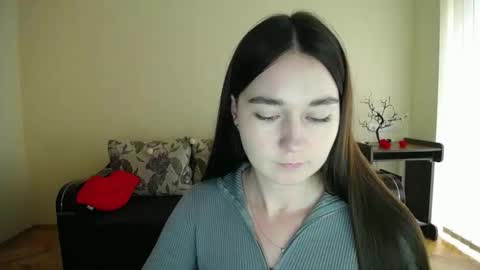 Snapshot of gabby_di chatting on October 6, 9:37 am Jaklin online show from October 6, 9:37 am