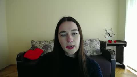 Snapshot of gabby_di chatting on October 2, 8:19 am Jaklin online show from October 2, 8:19 am