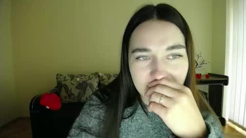 Snapshot of gabby_di chatting on October 9, 11:14 am Jaklin online show from October 9, 11:14 am