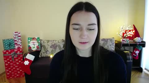 Snapshot of gabby_di chatting on January 2, 9:00 am Jaklin online show from January 2, 9:00 am