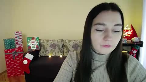 Snapshot of gabby_di chatting on December 26, 8:50 am Jaklin online show from December 26, 8:50 am