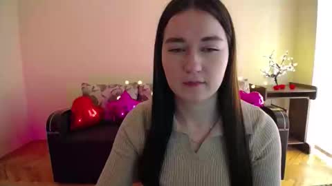 Snapshot of gabby_di chatting on March 10, 8:50 am Jaklin online show from March 10, 8:50 am