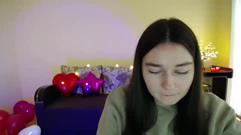 Snapshot of gabby_di chatting on February 12, 9:10 am Jaklin online show from February 12, 9:10 am