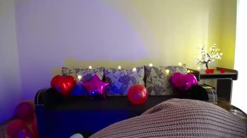 Snapshot of gabby_di chatting on February 17, 9:03 am Jaklin online show from February 17, 9:03 am