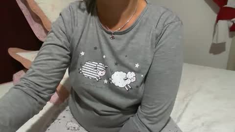 gaby  layla online show from May 15, 10:56 pm