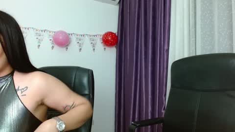 Snapshot of gabrielaaxxx chatting on October 11, 10:23 pm i love to squirt online show from October 11, 10:23 pm