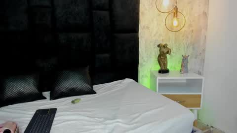 Snapshot of gabrielablake chatting on February 12, 8:40 pm online show from February 12, 8:40 pm