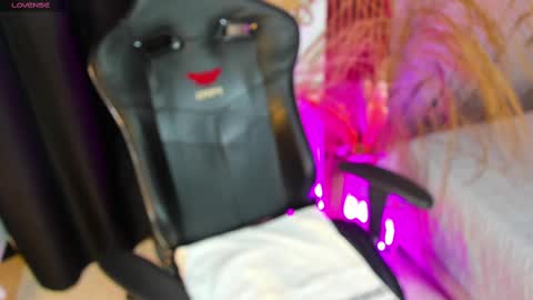 Snapshot of gabrielablake chatting on September 18, 1:20 pm online show from September 18, 1:20 pm