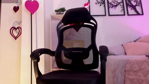 Snapshot of gabriella__tom chatting on February 15, 7:39 pm Gabriella online show from February 15, 7:39 pm