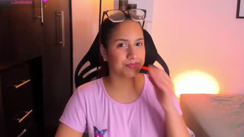 Snapshot of gabriella__tom chatting on October 13, 10:56 pm Gabriella online show from October 13, 10:56 pm