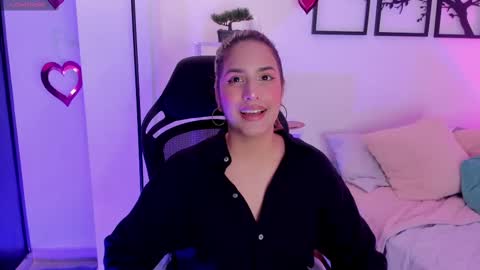 Snapshot of gabriella__tom chatting on February 11, 11:44 pm Gabriella online show from February 11, 11:44 pm