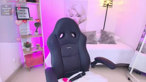 Sofia 3 online show from January 11, 7:59 pm