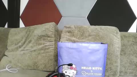 gabriellamanhaes online show from February 2, 6:45 am