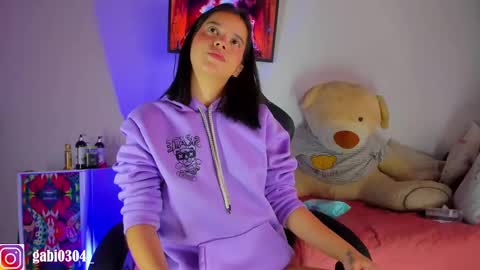 Snapshot of gabriiieela_ chatting on December 23, 6:27 pm Sara online show from December 23, 6:27 pm