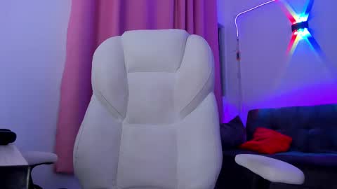 Snapshot of gaby_foox chatting on September 24, 2:05 pm gaby online show from September 24, 2:05 pm