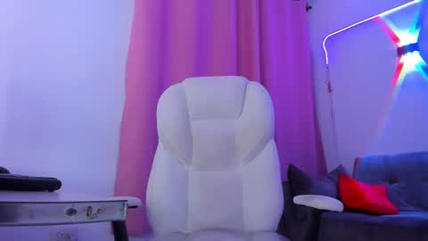 Snapshot of gaby_foox chatting on October 7, 2:43 pm gaby online show from October 7, 2:43 pm