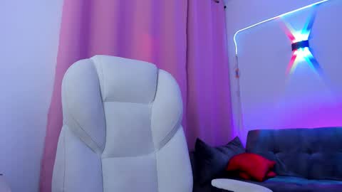 Snapshot of gaby_foox chatting on September 13, 2:25 pm gaby online show from September 13, 2:25 pm