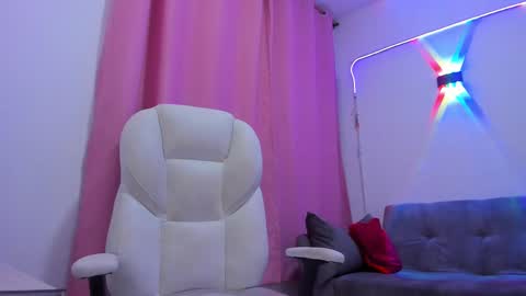 Snapshot of gaby_foox chatting on October 6, 2:23 pm gaby online show from October 6, 2:23 pm