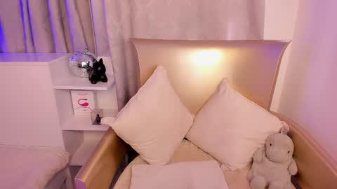 Gabriela online show from November 25, 4:20 pm