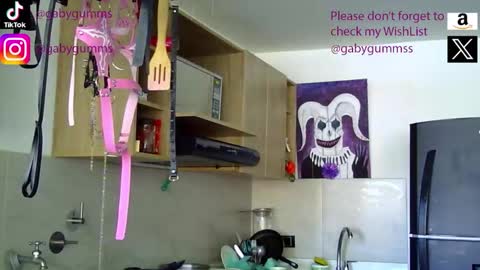 Snapshot of gabygumms chatting on September 15, 7:21 pm gabygumms online show from September 15, 7:21 pm